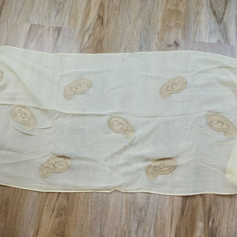 🔺️NWT Cream Embroidered Sequined Paisley Rayon Scarf
